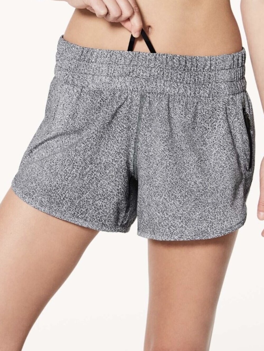 Lululemon Tracker Short V *4" Inseam. Fractal Alpine White Black. Liner. 12 US.